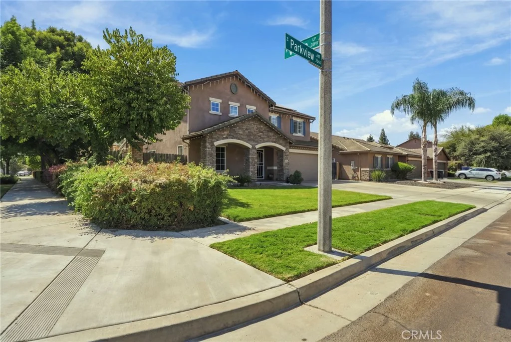 2631 E Parkview Ave, Visalia, CA 93292 photo 3