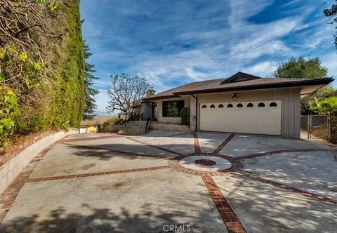 4121 Regal Oak Drive, Encino, CA MLS: SR25021588
