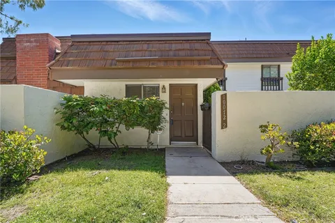 10072 Larwin Avenue Unit 2, Chatsworth, CA MLS: WS25113866