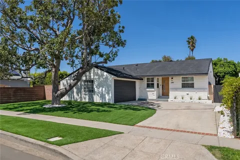 13807 Wyandotte Street, Van Nuys, CA MLS: SR25077062