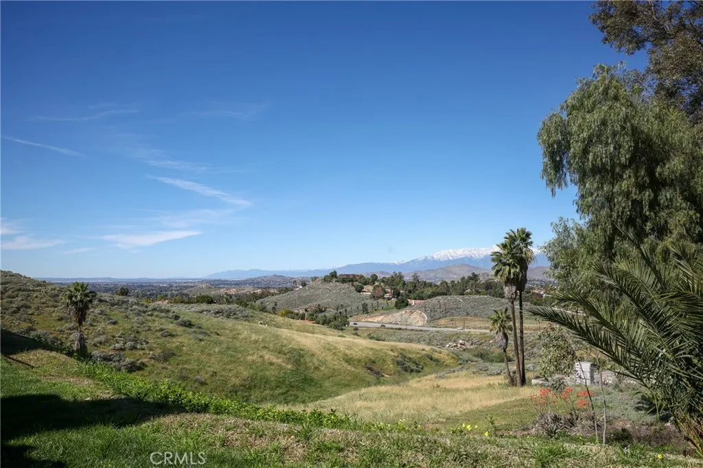 2216 El Capitan Drive, Riverside, CA 92506