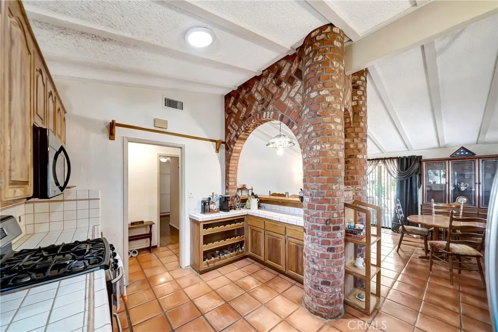 Additional image 60 of 1617 Elizabeth Lake Rd, Palmdale, CA 93551