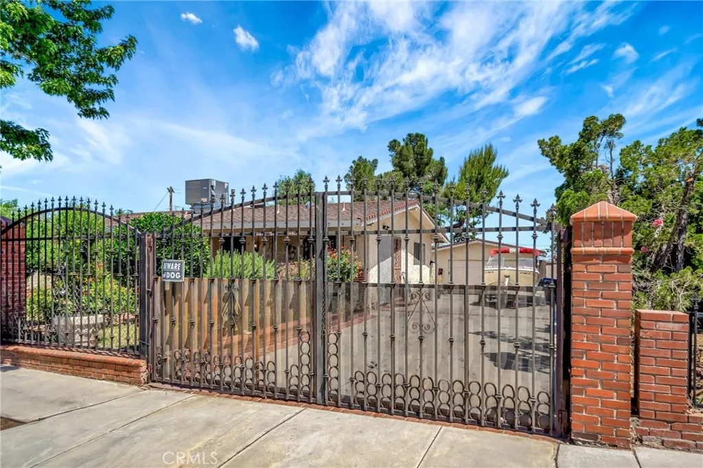 1617 Elizabeth Lake Rd, Palmdale, CA 93551