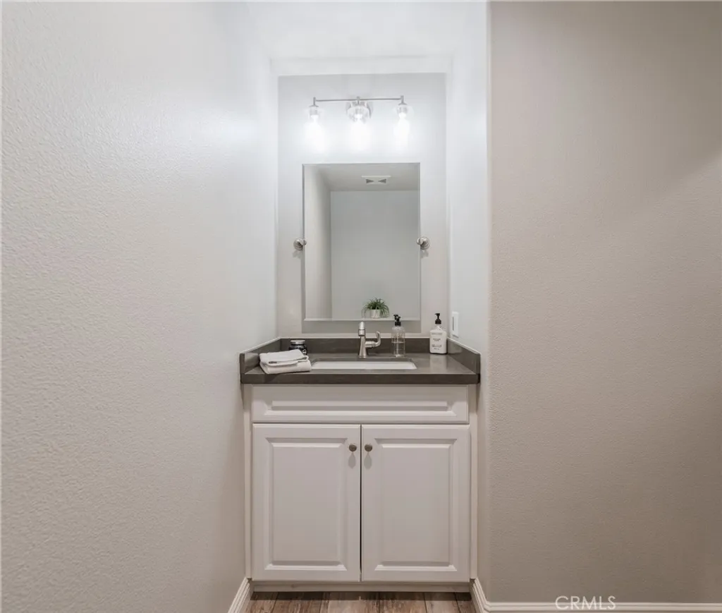 Additional image 19 of 585 S Kroeger St, Anaheim, CA 92805