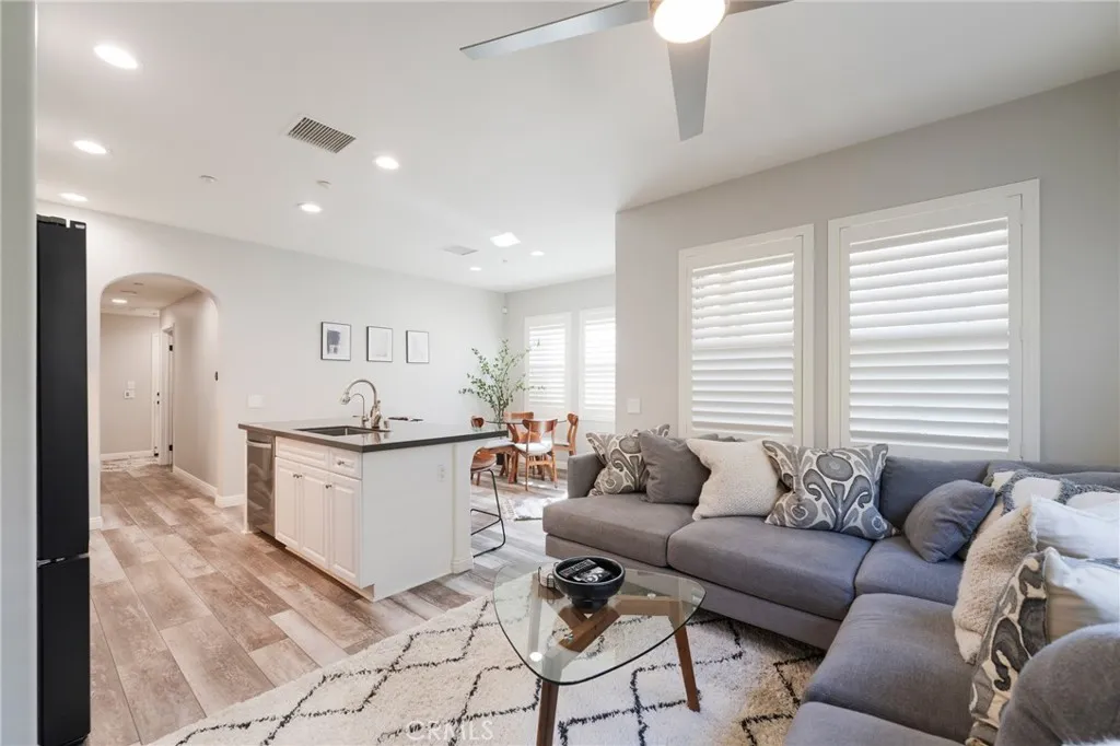 Additional image 9 of 585 S Kroeger St, Anaheim, CA 92805