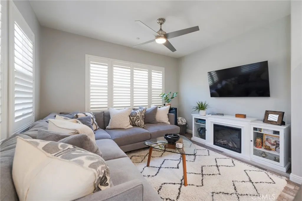 Additional image 54 of 585 S Kroeger St, Anaheim, CA 92805