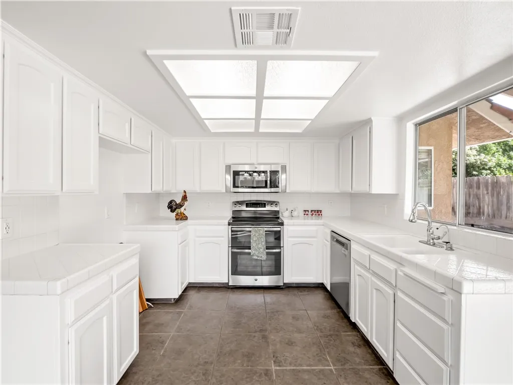 Additional image 13 of 1631 E Deyoung Dr, Fresno, CA 93720