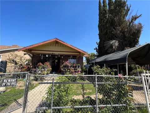 1108 Pacific Street, Bakersfield, CA 93305 - MLS#: MB25078256