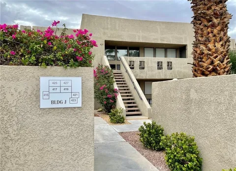 425 Bradshaw Lane Unit 63, Palm Springs, CA MLS: SW25048384