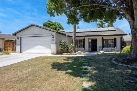 5604 Veneto Street, Bakersfield, CA MLS: OC25102441