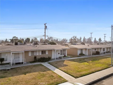 5923 Sundale Avenue, Bakersfield, CA MLS: SR25032581