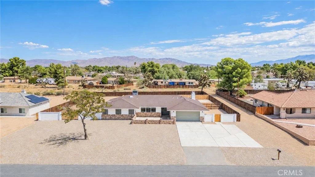 13009 Casco Road, Apple Valley, CA 92308 photo 2
