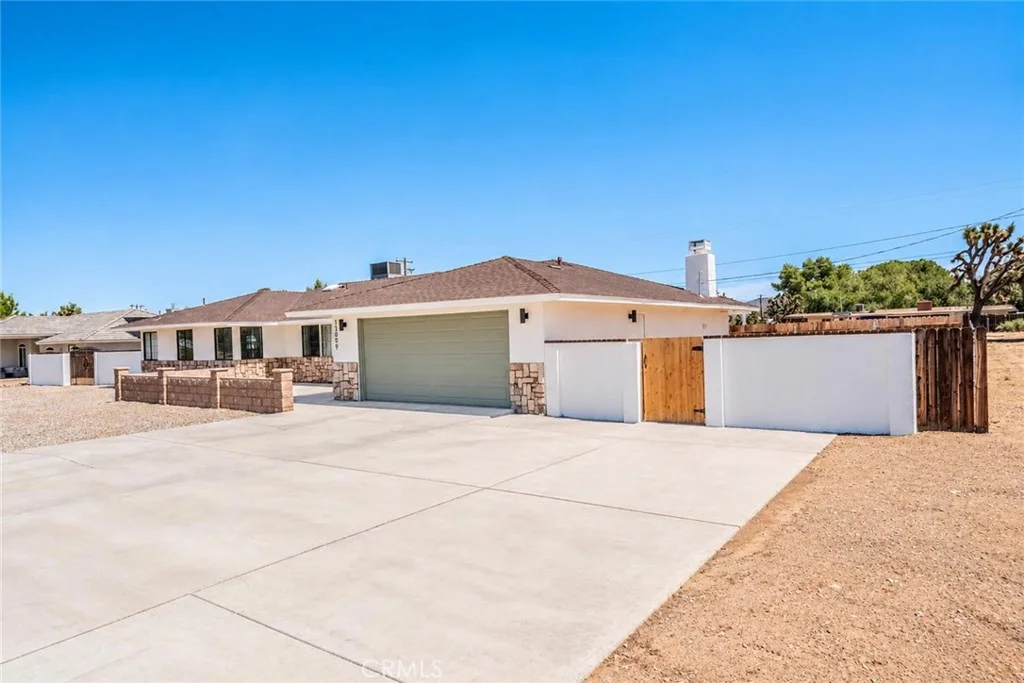 13009 Casco Road, Apple Valley, CA 92308 photo 4
