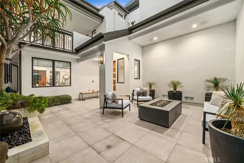 319 Jasmine Avenue, Corona Del Mar, CA MLS: NP25064485