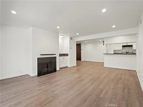 5334 Lindley Avenue Unit 125, Encino, CA MLS: SR25064811