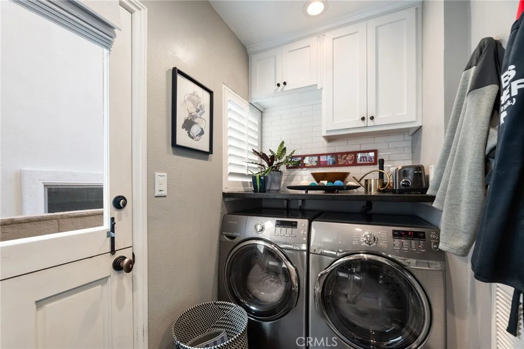 330 28th St, Hermosa Beach, CA 90254