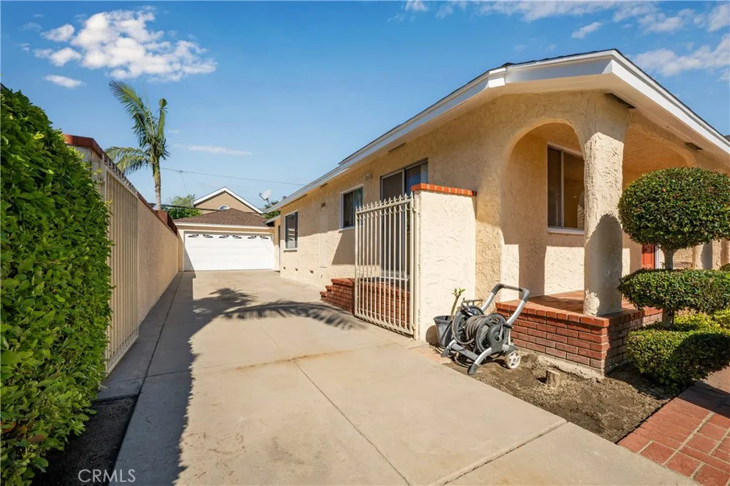 3141 San Anseline Ave, Long Beach, CA 90808