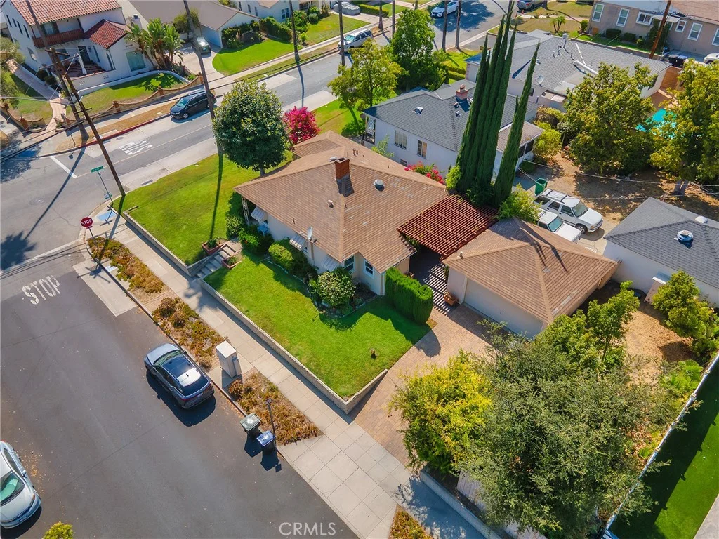 524 S Bel Aire Drive, Burbank, CA 91501