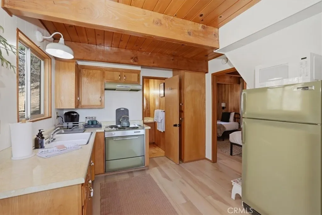 Additional image 13 of 1146 Ridge Rd, Fawnskin, CA 92333