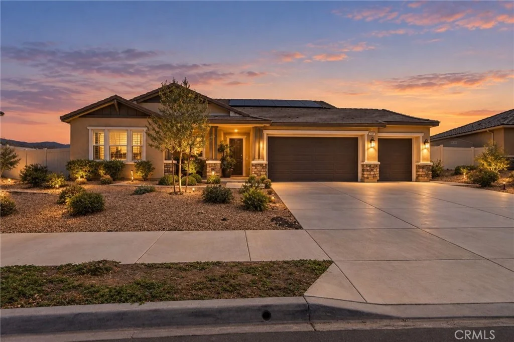 553 Chalakat Court, San Jacinto, CA 92582
