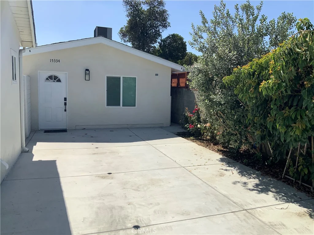 15334 Hart St, Van Nuys, CA 91406