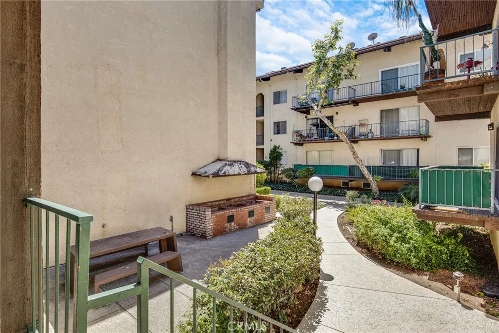 Additional image 24 of 5460 White Oak Ave Unit B103, Encino, CA 91316
