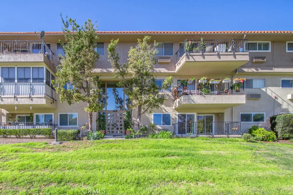 2381 Via Mariposa Unit 1F