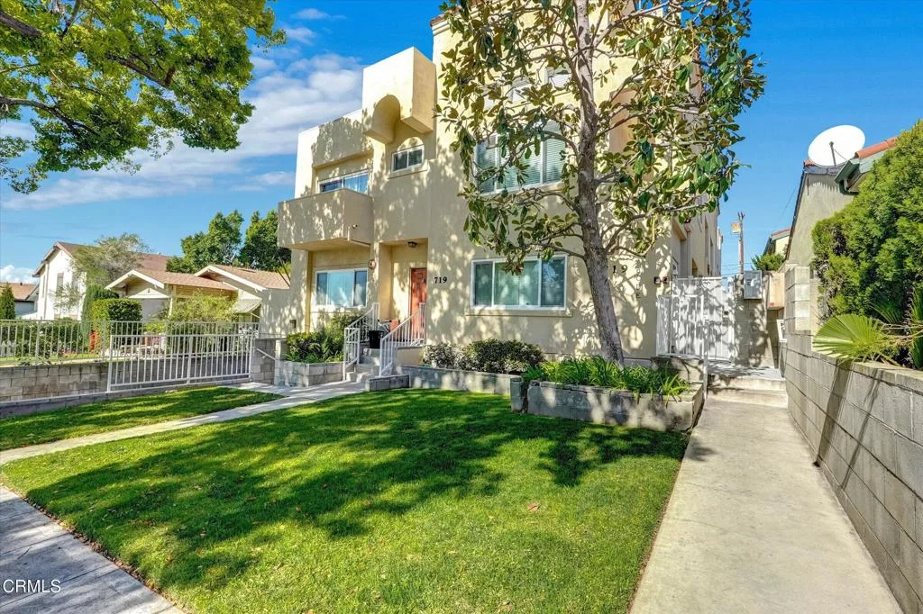719 E Tujunga Ave Unit D, Burbank, CA 91501 photo 2