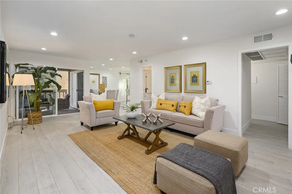 500 S Oak Knoll Avenue Unit 10, Pasadena, CA 91101