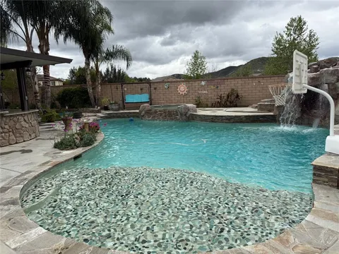 25279 Spur Branch Place, Menifee, CA MLS: OC25080943