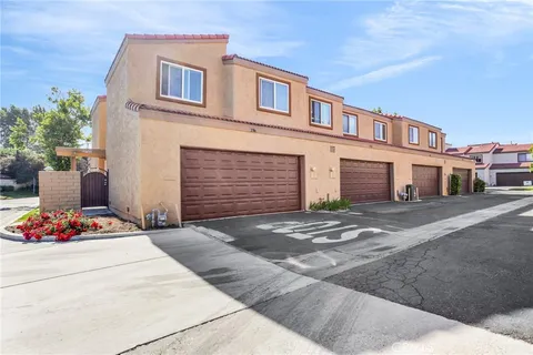 2766 Via Hacienda Unit 102, Fullerton, CA 92835 - MLS#: IV25114204