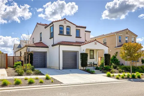 860 Ridgebank Ave, Madera, CA MLS: MD25071523