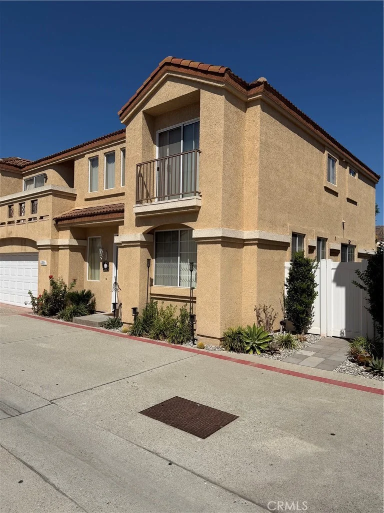 123 E 220th St, Carson, CA 90745 photo 2