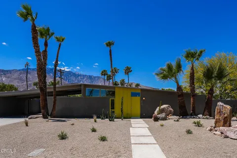 2839 N Davis Way, Palm Springs, CA MLS: P1-22121