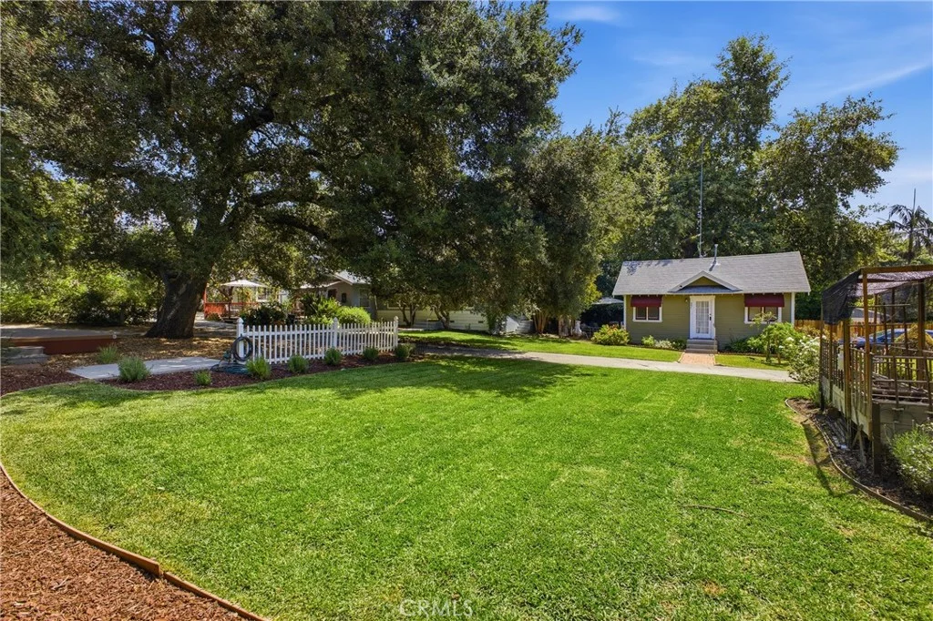 Additional image 7 of 547 E Woodbury Road, Altadena, CA 91001