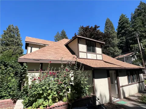 850 Arrowhead Villa Road, Lake Arrowhead, CA MLS: IG25075042