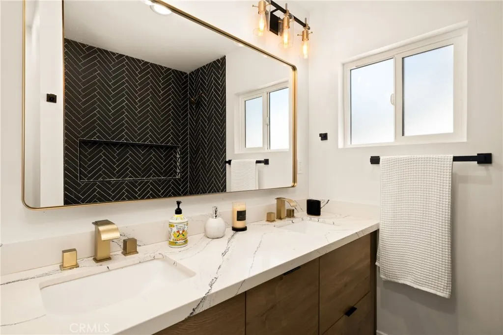 Additional image 67 of 2920 Bancroft Street, San Diego, CA 92104