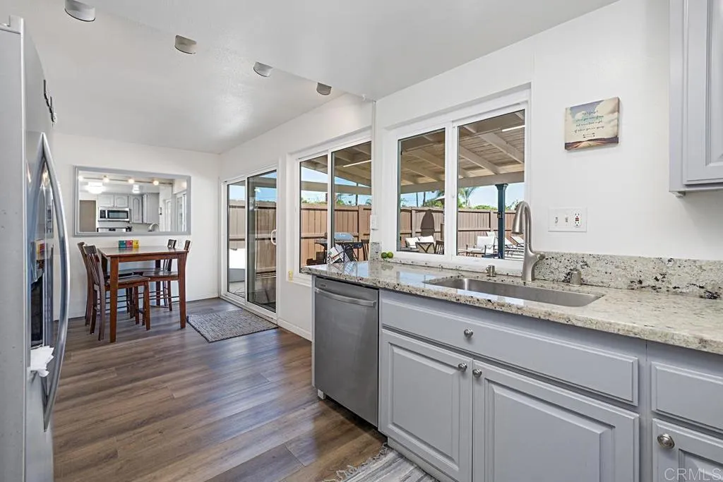 Additional image 51 of 5676 Chateau Dr, San Diego, CA 92117