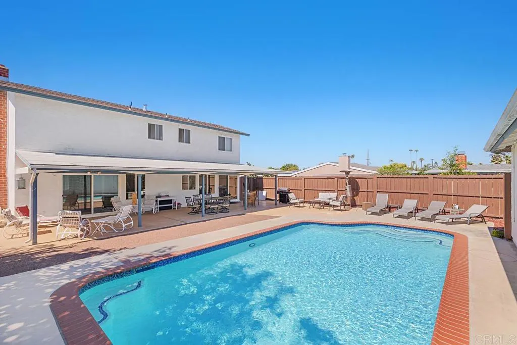 Additional image 33 of 5676 Chateau Dr, San Diego, CA 92117