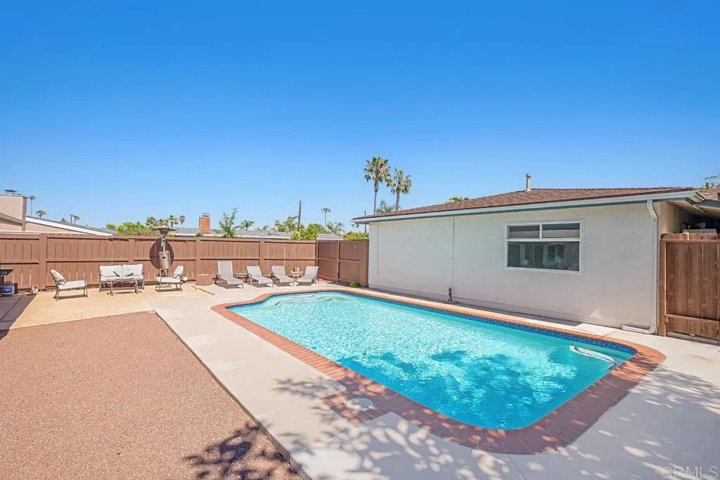 Additional image 73 of 5676 Chateau Dr, San Diego, CA 92117