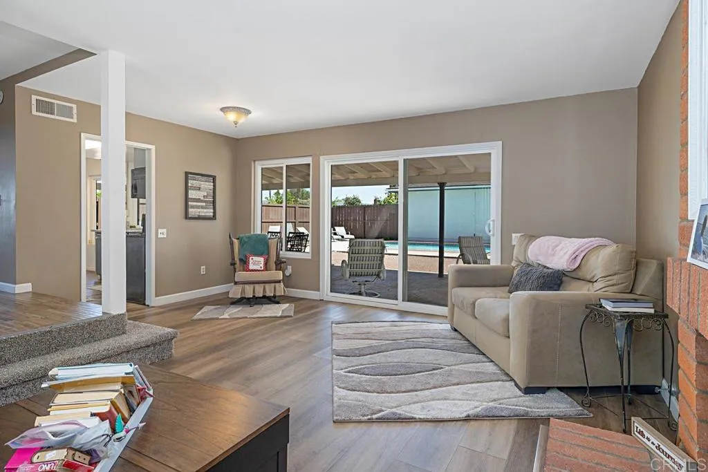 Additional image 8 of 5676 Chateau Dr, San Diego, CA 92117