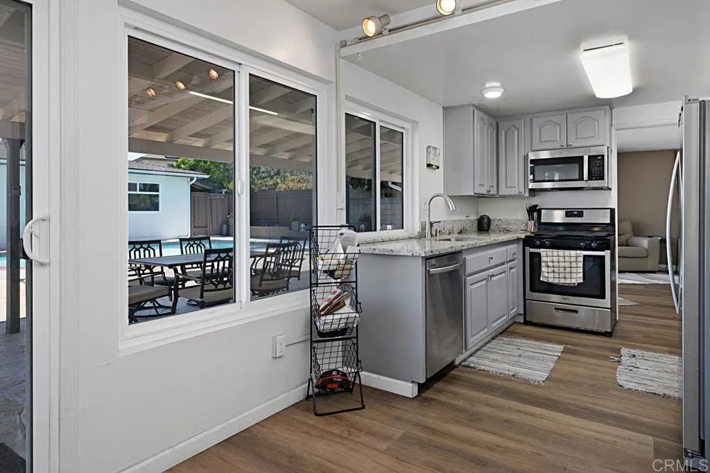 Additional image 57 of 5676 Chateau Dr, San Diego, CA 92117