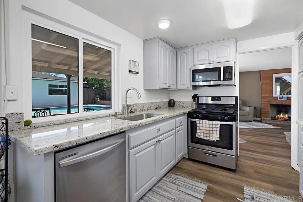 Additional image 52 of 5676 Chateau Dr, San Diego, CA 92117