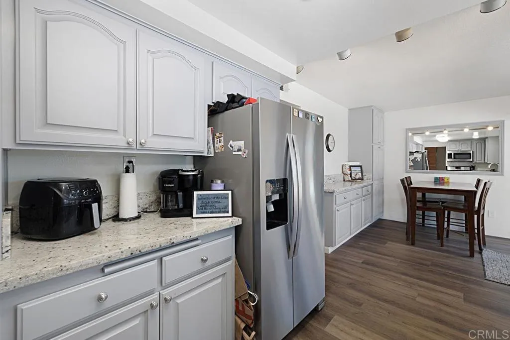 Additional image 54 of 5676 Chateau Dr, San Diego, CA 92117