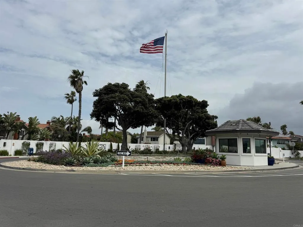 Additional image 72 of 69 Half Moon Bend, Coronado, CA 92118