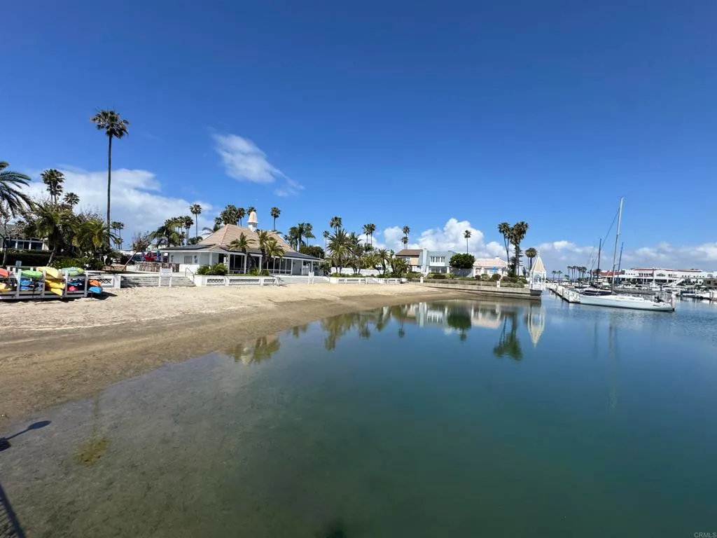 Additional image 38 of 69 Half Moon Bend, Coronado, CA 92118