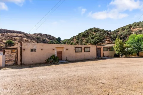 13684 Sierra, Agua Dulce, CA MLS: SR24166557