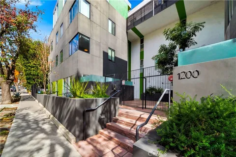 1200 N Sweetzer Avenue Unit 2, West Hollywood, CA MLS: SR25037460