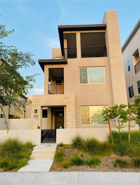 162 Perpective, Irvine, CA MLS: OC25078036