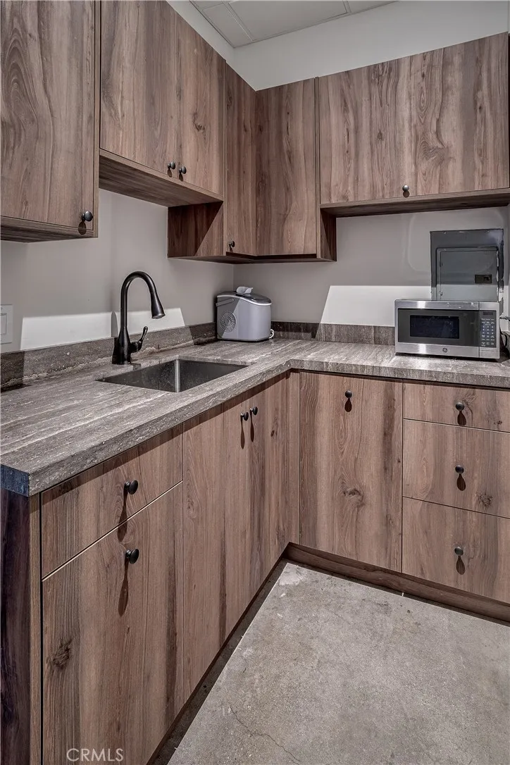 Additional image 32 of 2921 W Burbank Blvd, Burbank, CA 91505